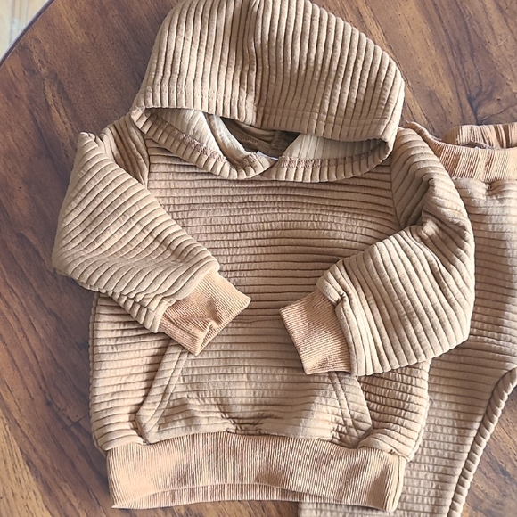 Tan Ribbed Matching Sweatpants Set (🛍 Bundle ANY 6/$36) - Picture 3 of 4